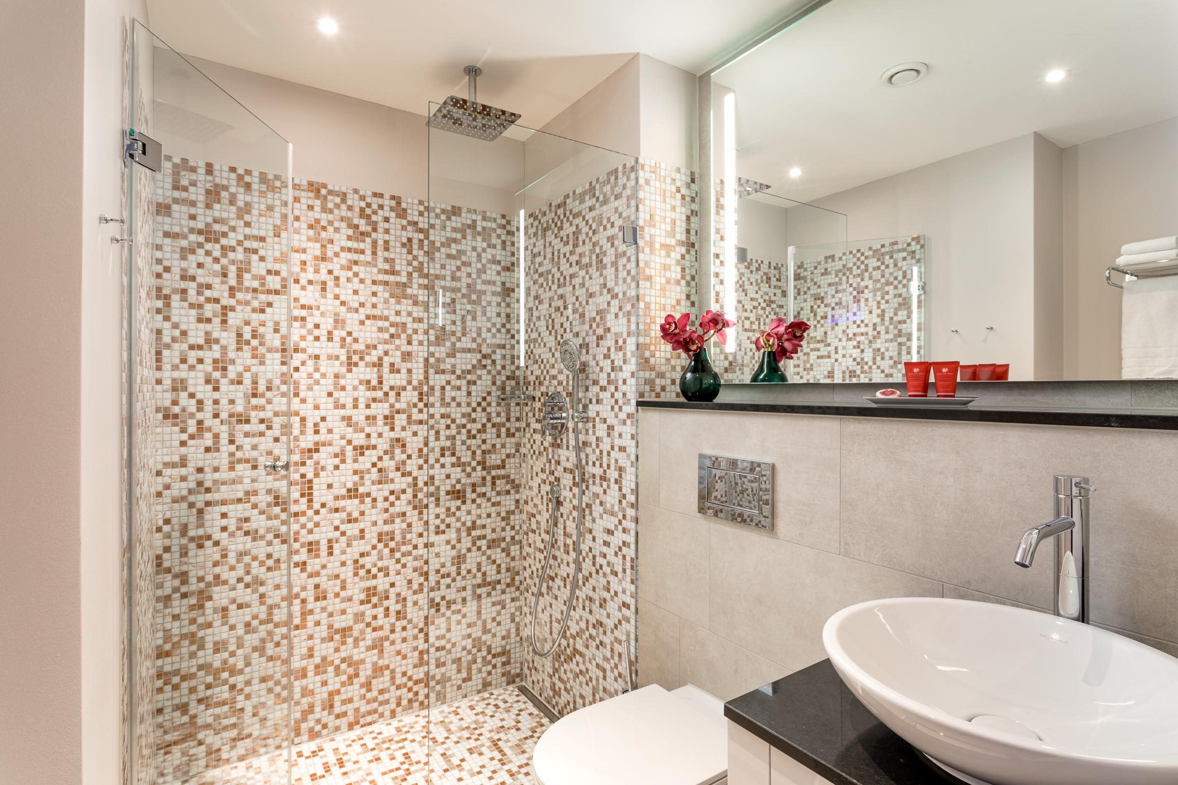 Leonardo Zurich Airport Hotel 4*